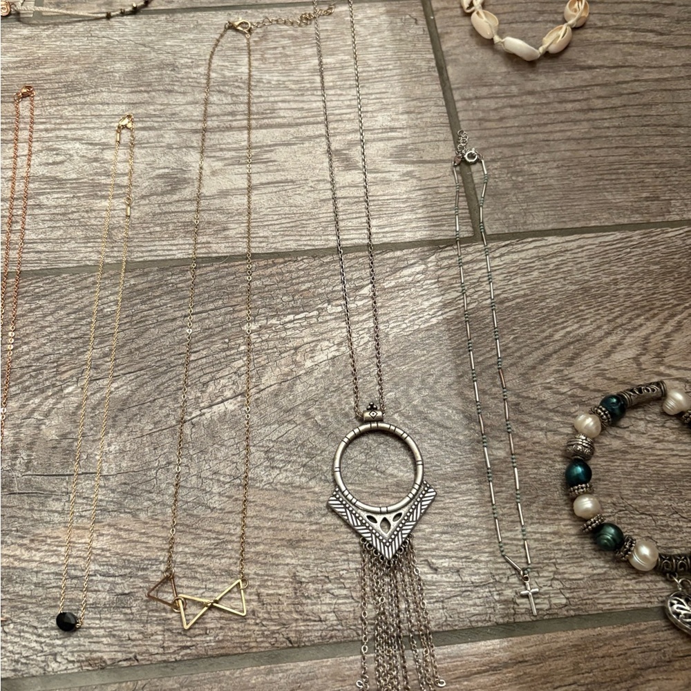 Assorted Jewelry Collection - Picture 5 of 13